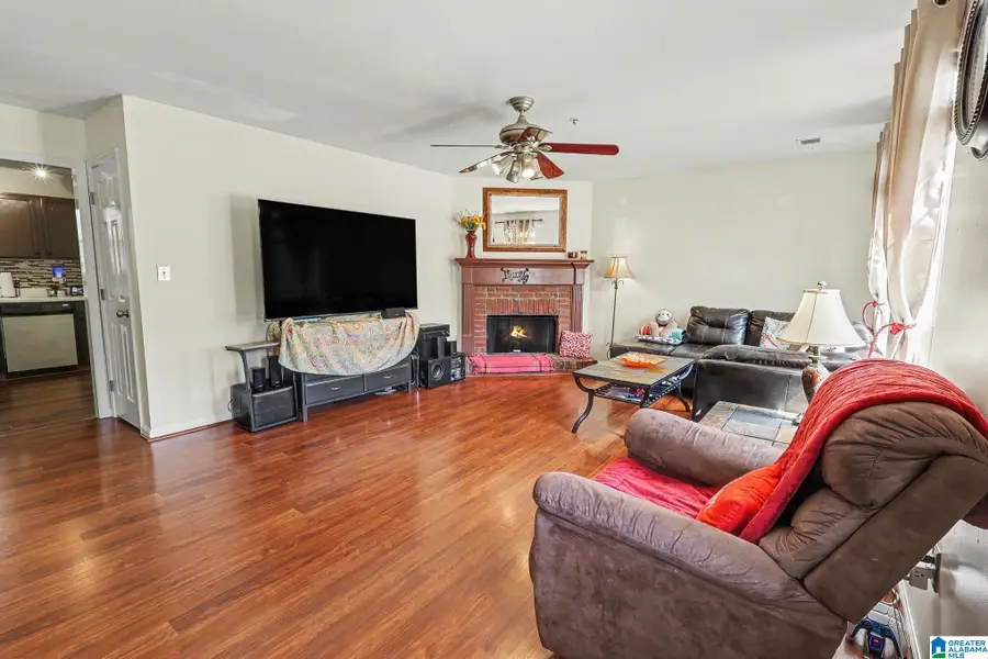 225 WILLOW POINT CIRCLE, Alabaster, AL 35007 - #2