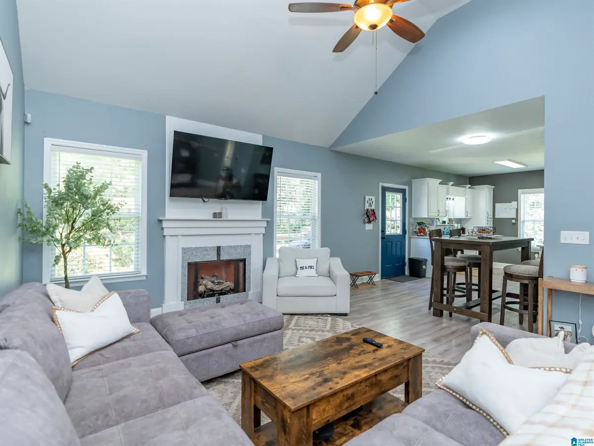 250 THORNBERRY DRIVE, Hayden, AL 35079 - #1