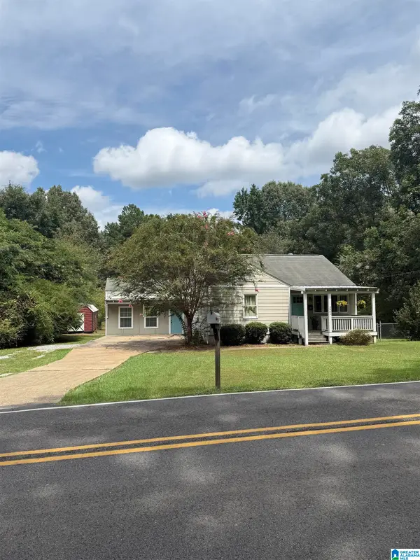 3961 HILLTOP ROAD, Bessemer, AL 35022