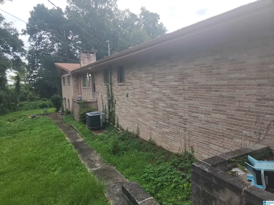 814 SKYLINE CIRCLE, Bessemer, AL 35020 - #2