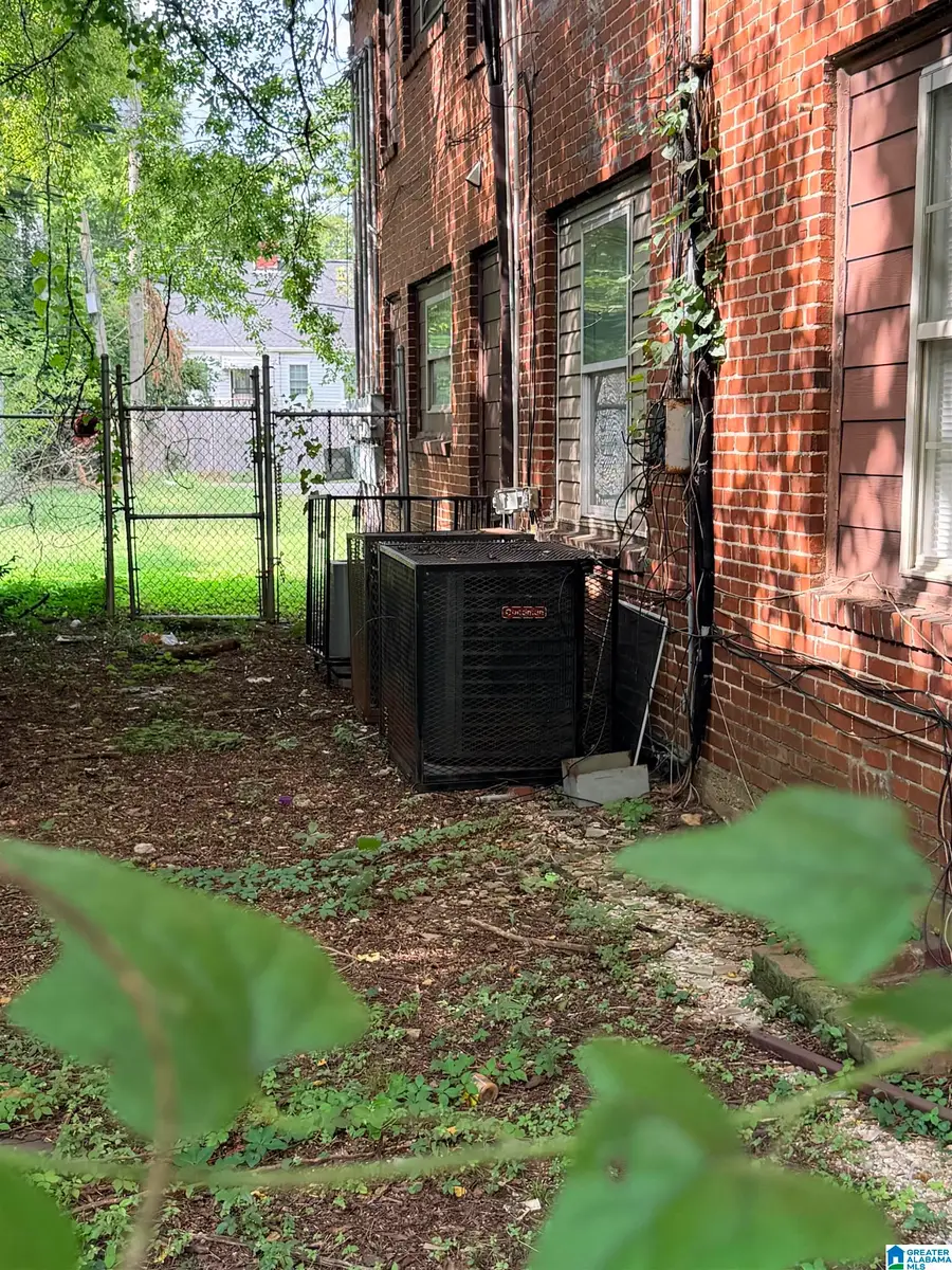 1124 4TH AVENUE W, Birmingham, AL 35204 - #3