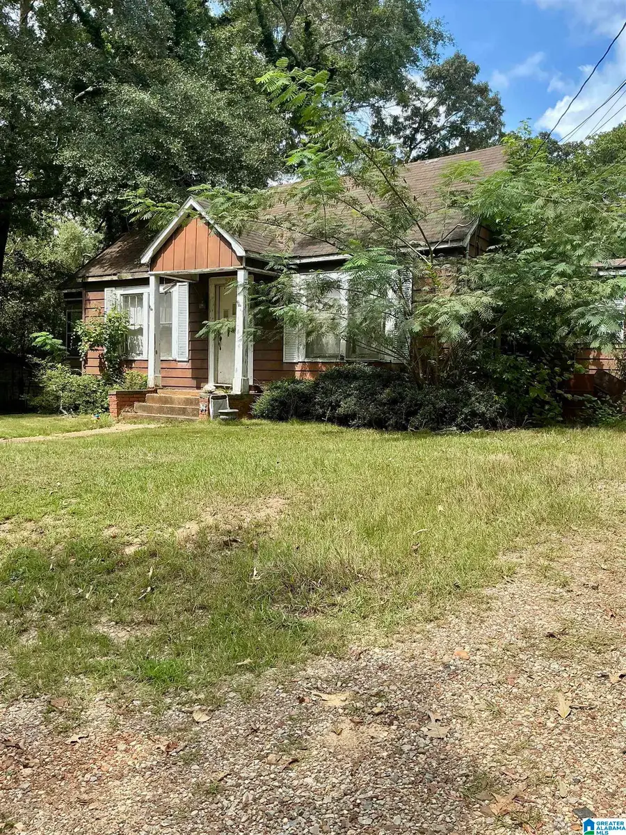 928 N NORTH STREET EAST, Talladega, AL 35160 - #2