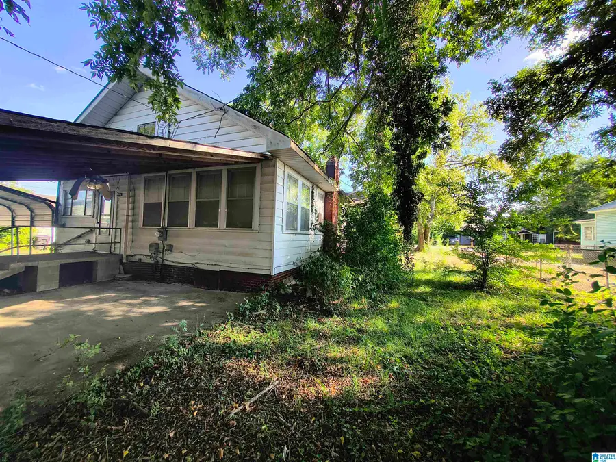 302 W 9TH STREET, Sylacauga, AL 35150 - #3