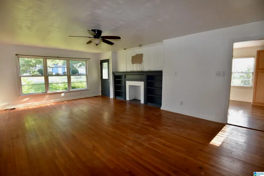 924 COLLEGE STREET, Moulton, AL 35650 - #3