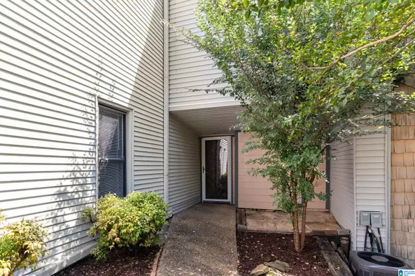 18 BERRYWOOD DRIVE, Vestavia hills, AL 35216