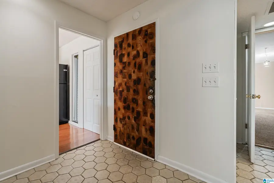 18 BERRYWOOD DRIVE, Vestavia Hills, AL 35216 - #3