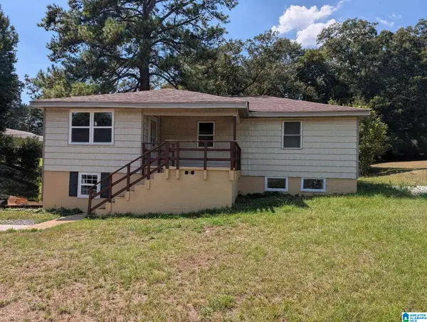 502 W LAKE DRIVE, Bessemer, AL 35020