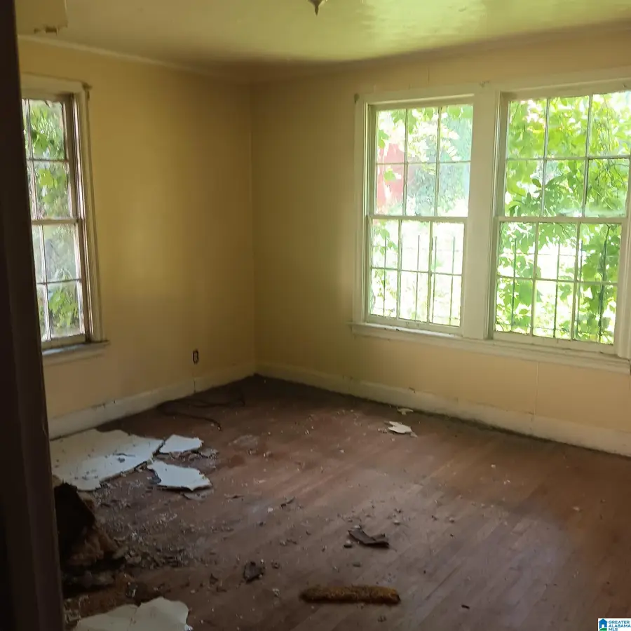 533 10TH COURT W, Birmingham, AL 35204 - #3
