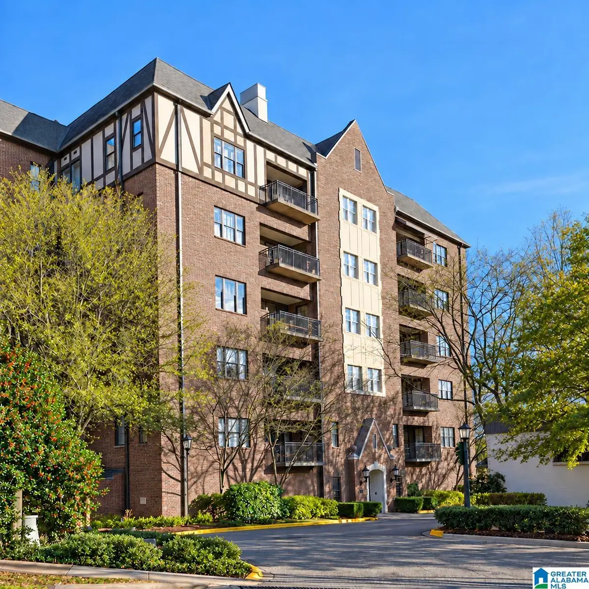 526 OLDE ENGLISH LANE, Mountain Brook, AL 35223 - #1