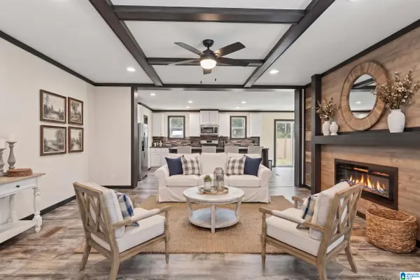 521 HIDDEN COVE LOOP, Jasper, AL 35503