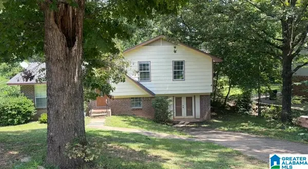 2633 6TH STREET NE, Center point, AL 35215