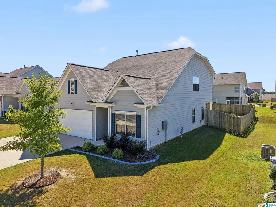712 RIDGEWAY AVENUE, Columbiana, AL 35051 - #2