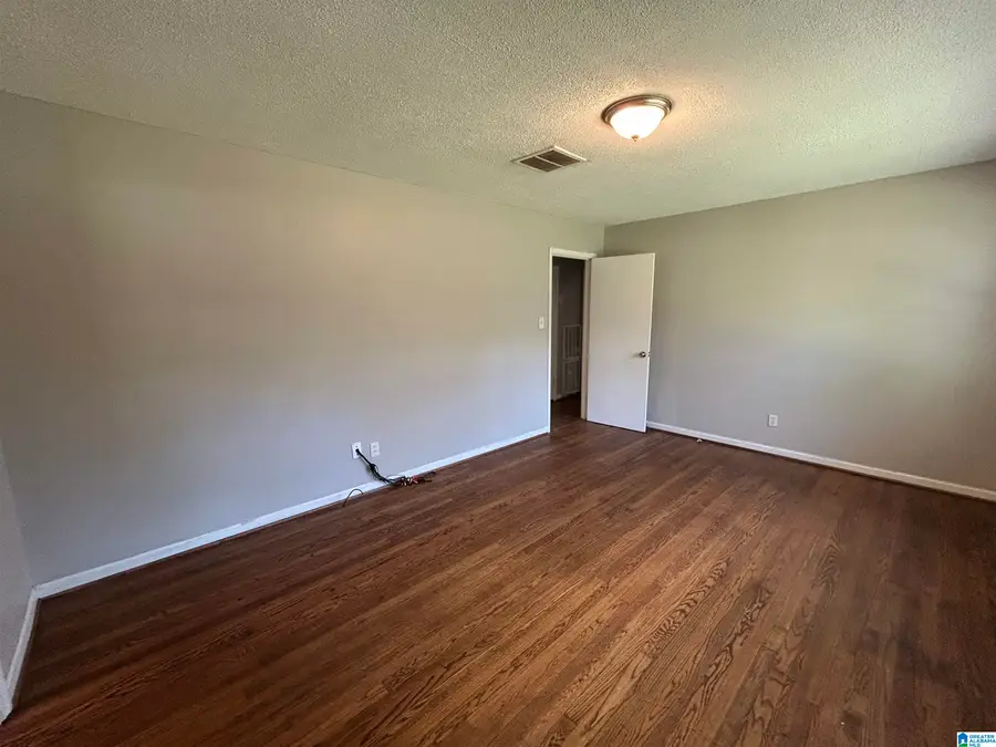 239 LAKE DRIVE CIRCLE NE, Birmingham, AL 35215 - #3