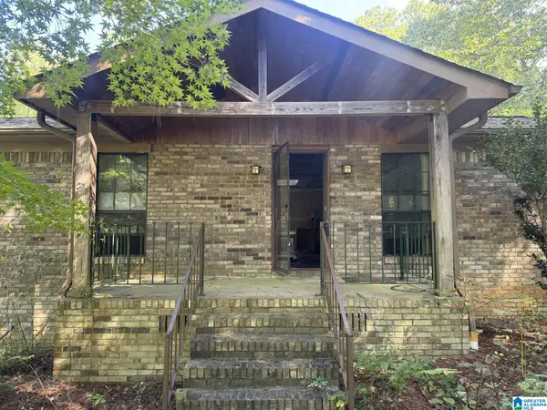 1595 CHARDONNET LANE, Bessemer, AL 35022
