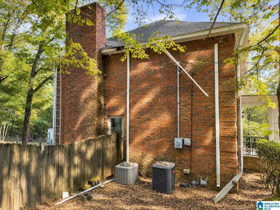 596 MILLER CIRCLE, Indian Springs Village, AL 35124 - #3