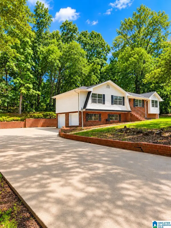 209 W OAK DRIVE, Trussville, AL 35173