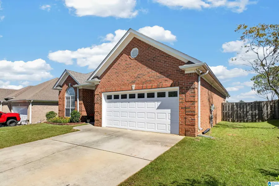 484 DAVENTRY CIRCLE, Calera, AL 35040 - #2