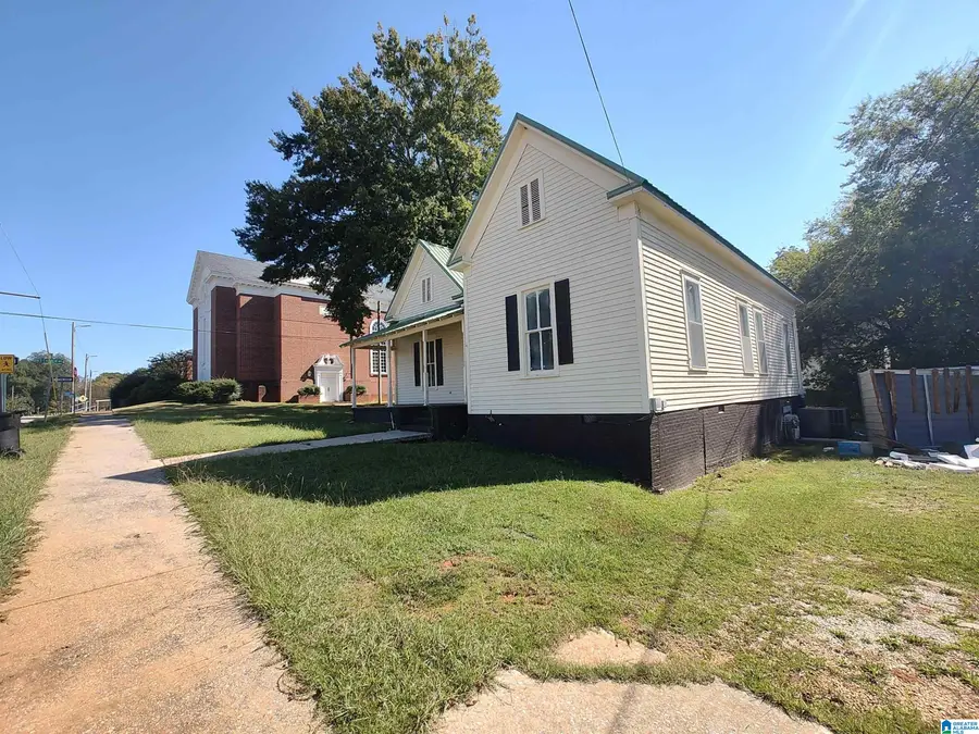 9 E SPRING STREET, Sylacauga, AL 35150 - #2
