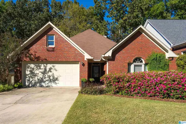 2013 RUSSET WOODS TRAIL, Hoover, AL 35244