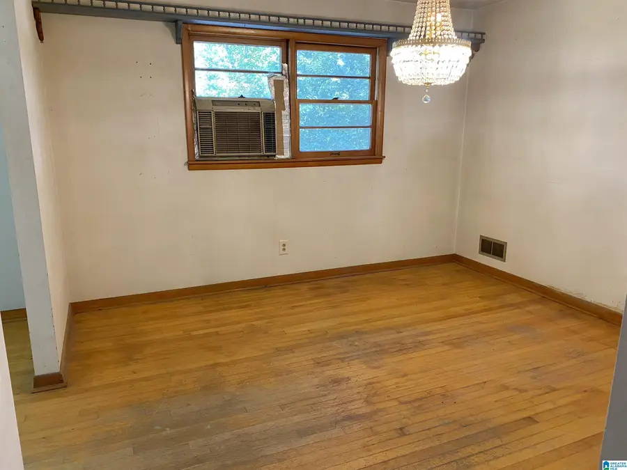 2248 4TH PLACE CIRCLE NE, Center Point, AL 35215 - #3