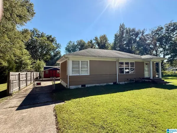 104 E CREST ROAD, Hueytown, AL 35023