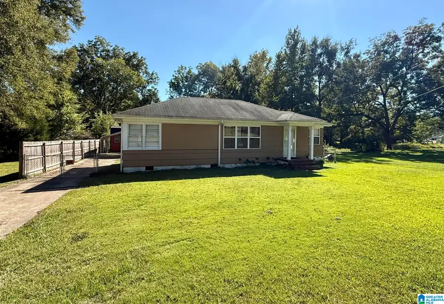 104 E CREST ROAD, Hueytown, AL 35023 - #2