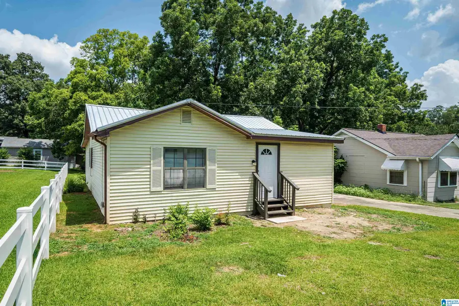 246 1ST AVENUE NW, Graysville, AL 35073 - #2