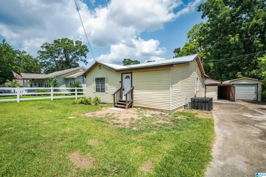 246 1ST AVENUE NW, Graysville, AL 35073 - #3