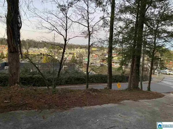 1939 OLD CREEK TRAIL, Vestavia hills, AL 35216