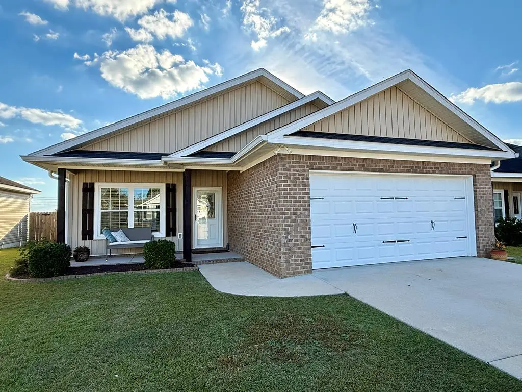 120 Scarlet Oaks Ct, Dothan, AL 36301 - Image #1