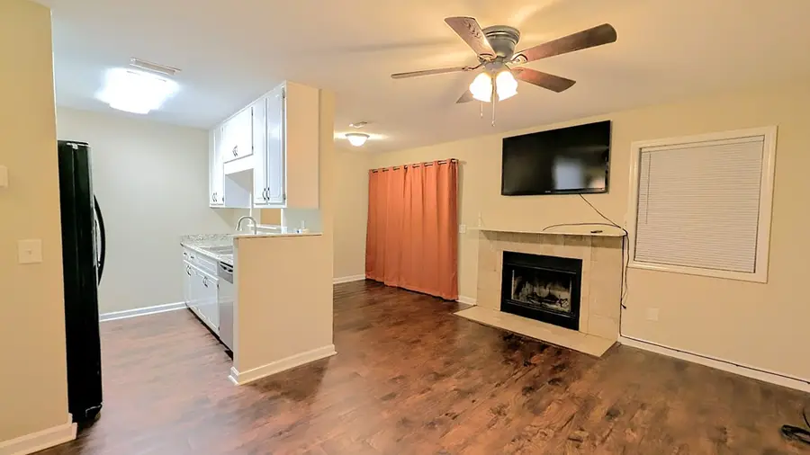 326 Candlebrook Dr, Enterprise, AL 36330 - Image #2