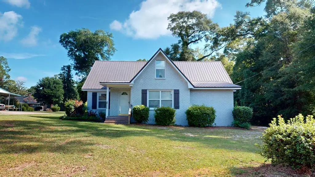 105 E Register Street, Geneva, AL 36340 - Image #1