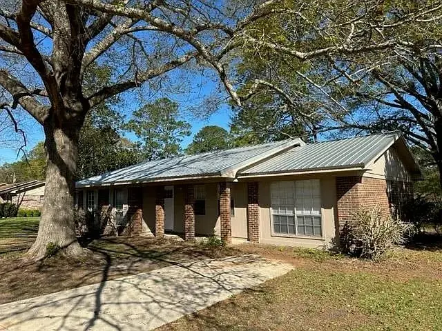 205 Dahlia Dr, Andalusia, AL 36420 - Image #2