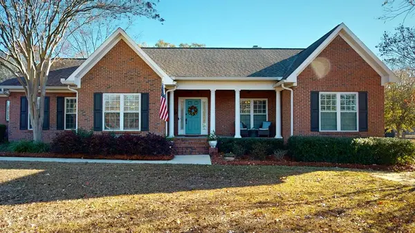 421 Southern Oak Dr, Dothan, AL 36301