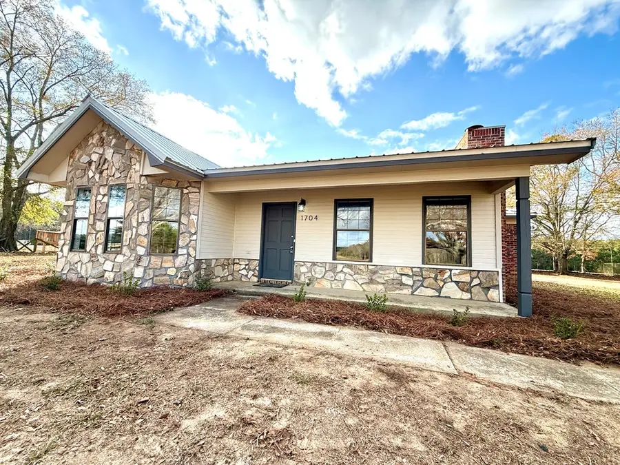 1704 Lafollette Rd, Slocomb, AL 36375 - Image #2