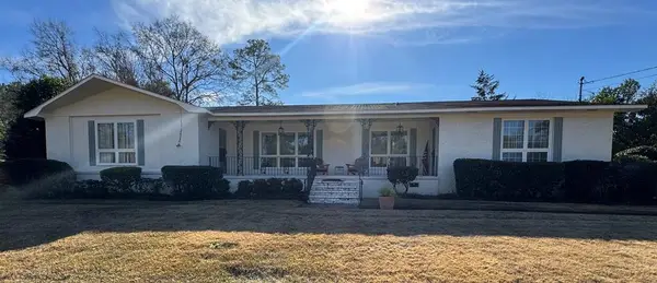 2105 Stonebridge Rd, Dothan, AL 36301