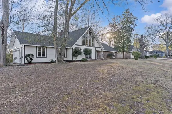 202 E Kingswood Drive, Enterprise, AL 36330