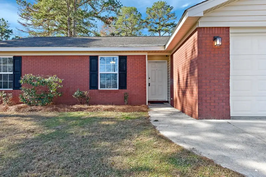 266 Ashley Dr, Ozark, AL 36360 - Image #2