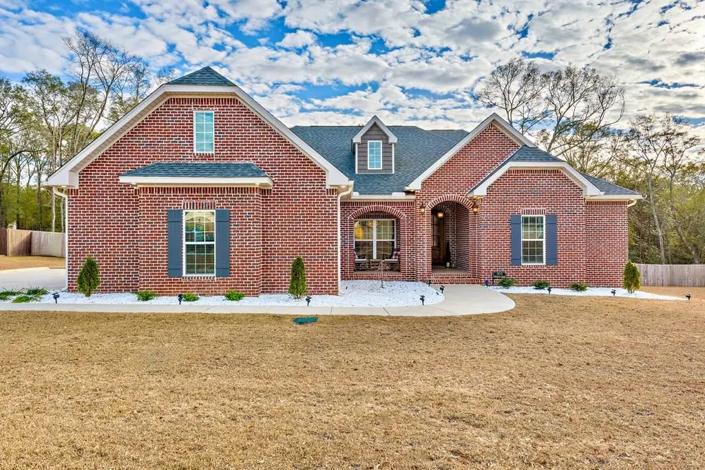 303 White Oak Dr, New Brockton, AL 36351 - Image #1