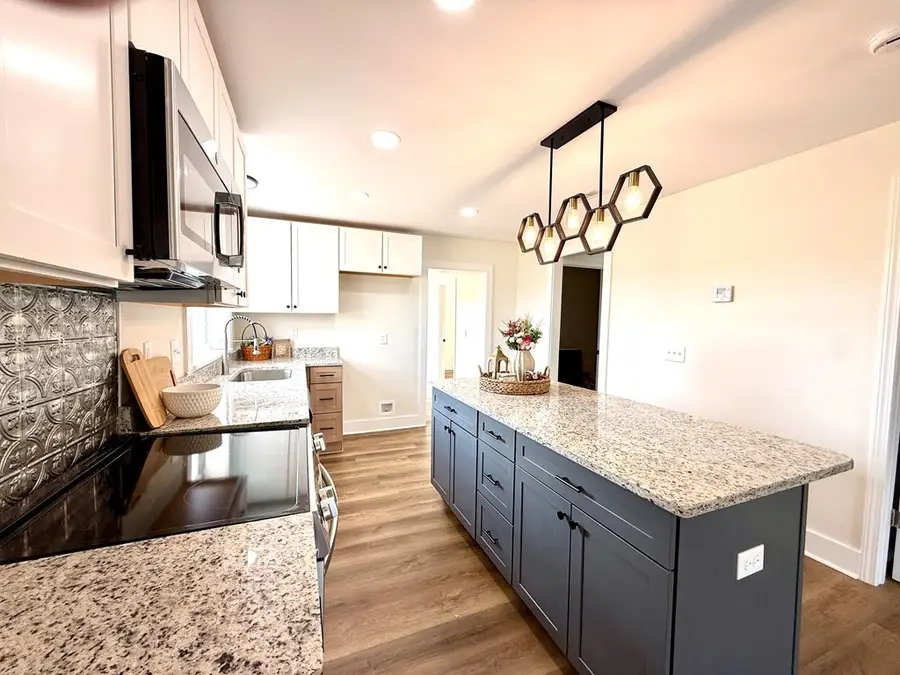 200 Cable St, Headland, AL 36345 - #3