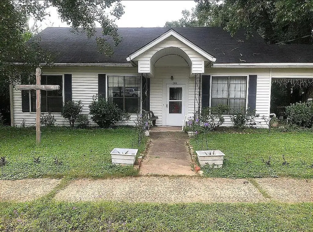 566 Newton Ave, Ozark, AL 36360 - #1