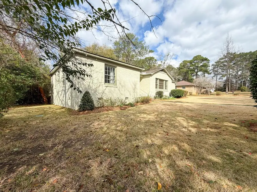 115 N Roberta Avenue, Dothan, AL 36303 - #3