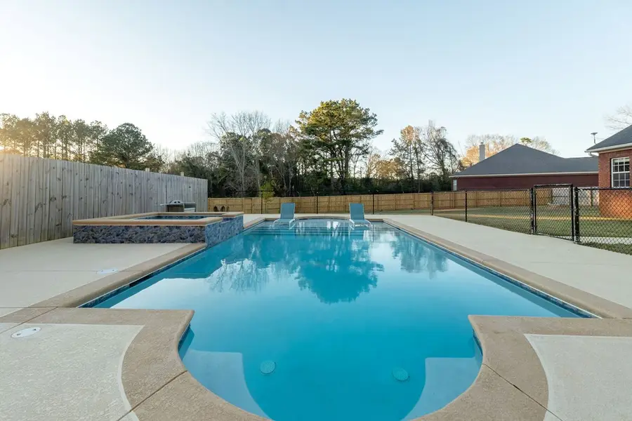 612 Frankfort, Dothan, AL 36305 - #2