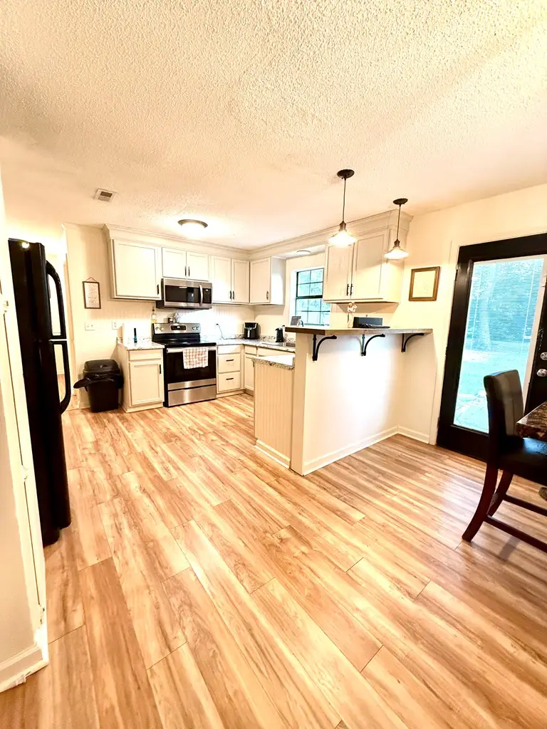 211 W King St, Headland, AL 36345 - #2