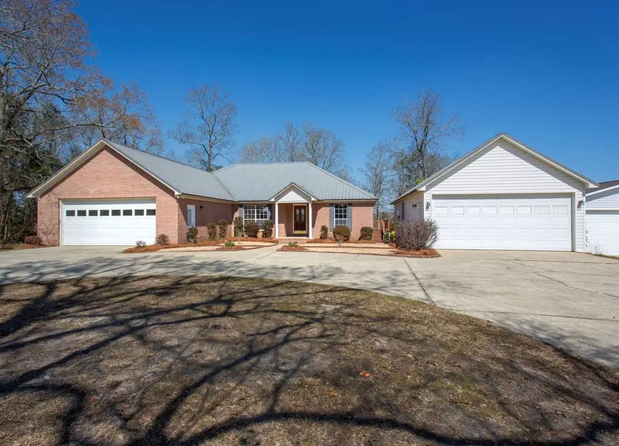 245 Cove Dr, Abbeville, AL 36310 - #2