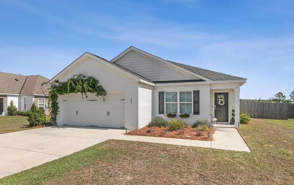 705 Mitchell, Headland, AL 36345 - #1