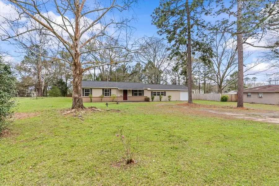 985 Malvern Rd., Dothan, AL 36301 - #2