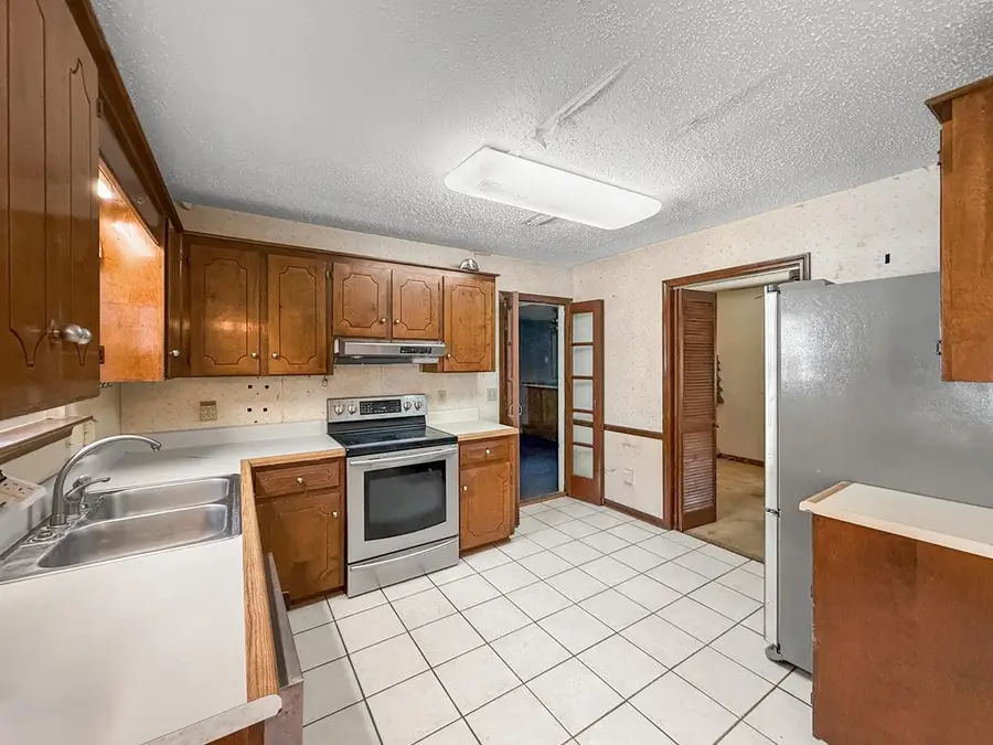 207 Candace, Dothan, AL 36301 - #2