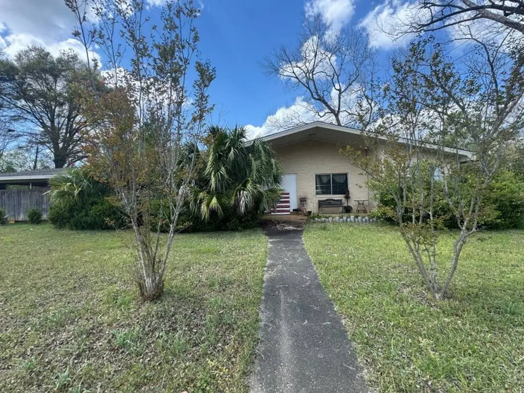 68 Edwards St, Newton, AL 36352 - #1