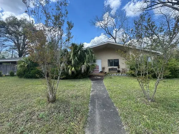 68 Edwards St, Newton, AL 36352